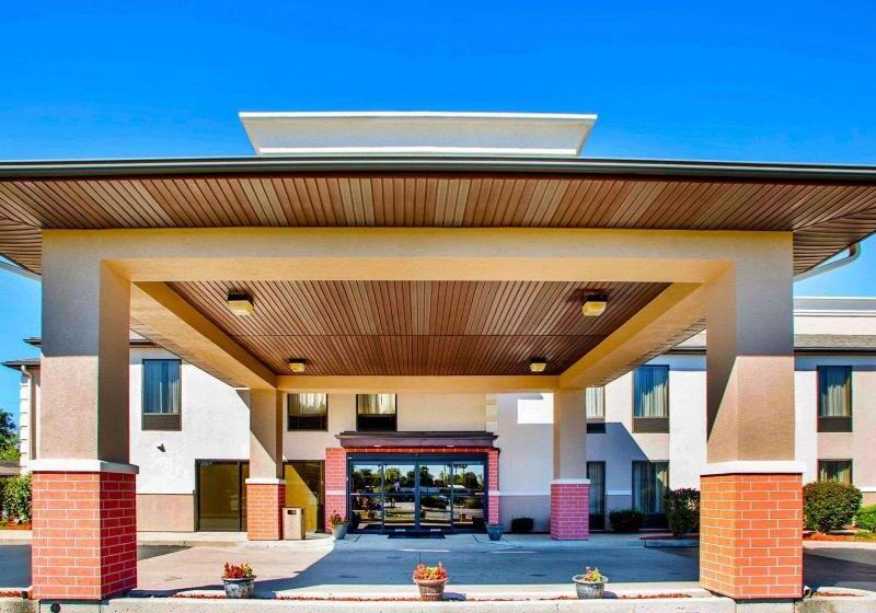 هتل Comfort Inn Dayton  Huber Heights