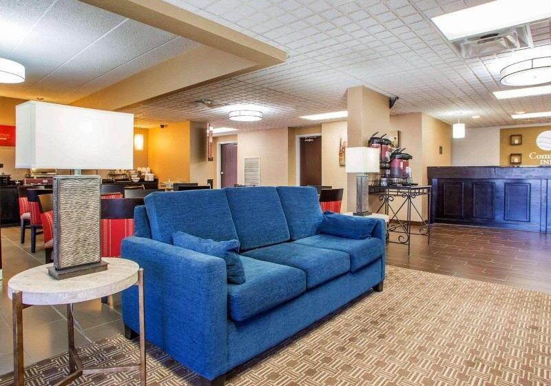 هتل Comfort Inn Dayton  Huber Heights