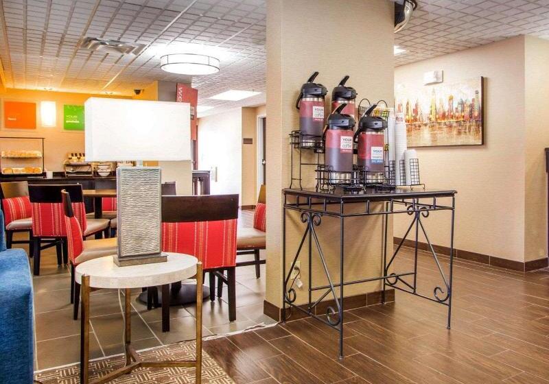 هتل Comfort Inn Dayton  Huber Heights