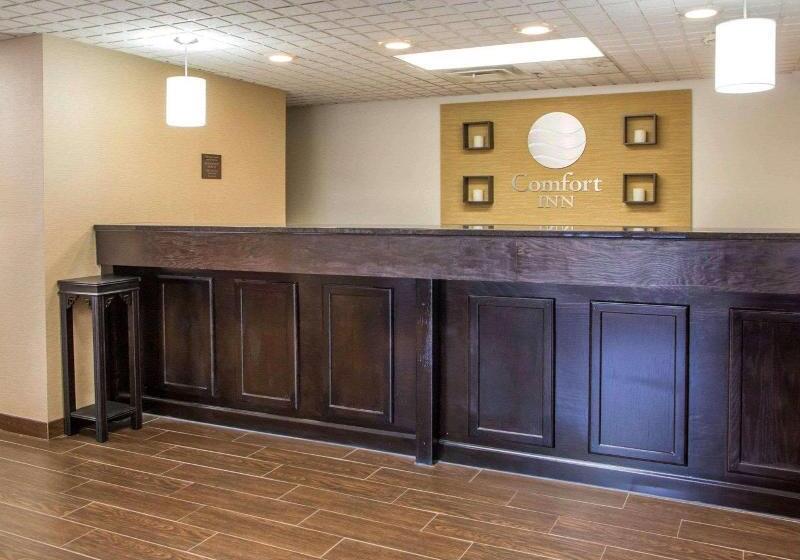 هتل Comfort Inn Dayton  Huber Heights