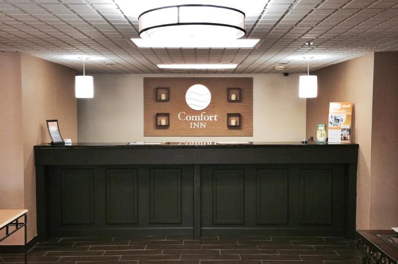 هتل Comfort Inn Dayton  Huber Heights