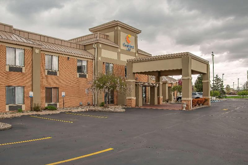 בית מלון כפרי Comfort Inn Huntington Near University