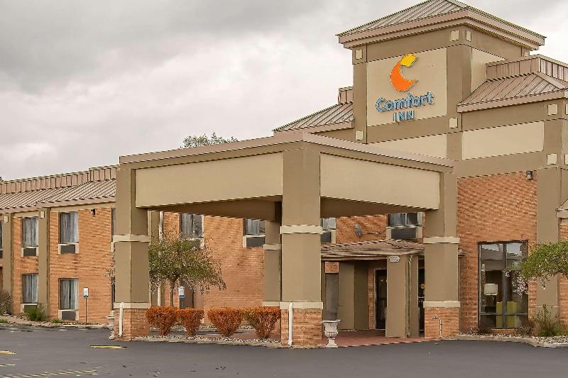 בית מלון כפרי Comfort Inn Huntington Near University