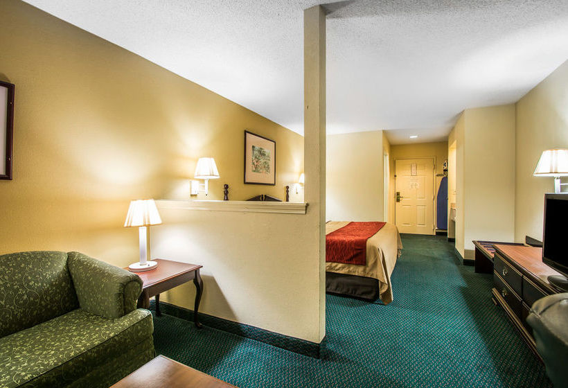هتل Super 8 By Wyndham Montgomery I65