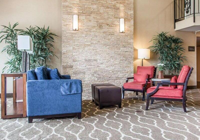 هتل Comfort Inn St. Louis  Westport Event Center