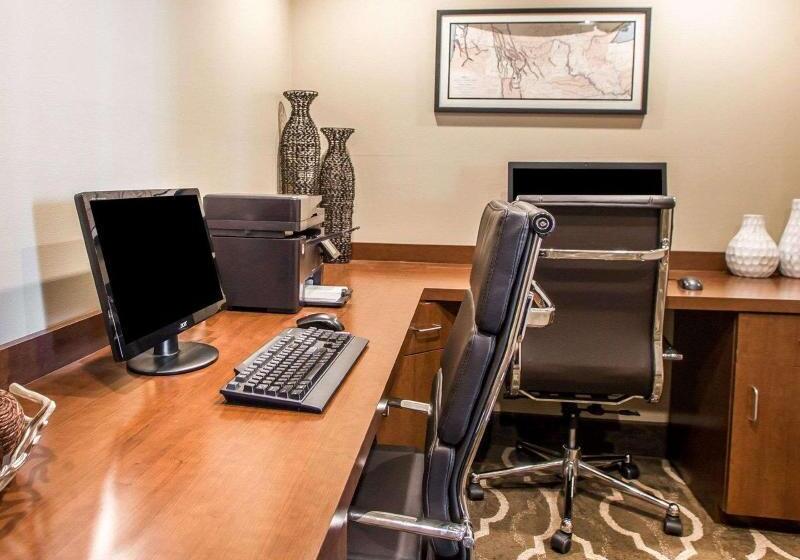 هتل Comfort Inn St. Louis  Westport Event Center