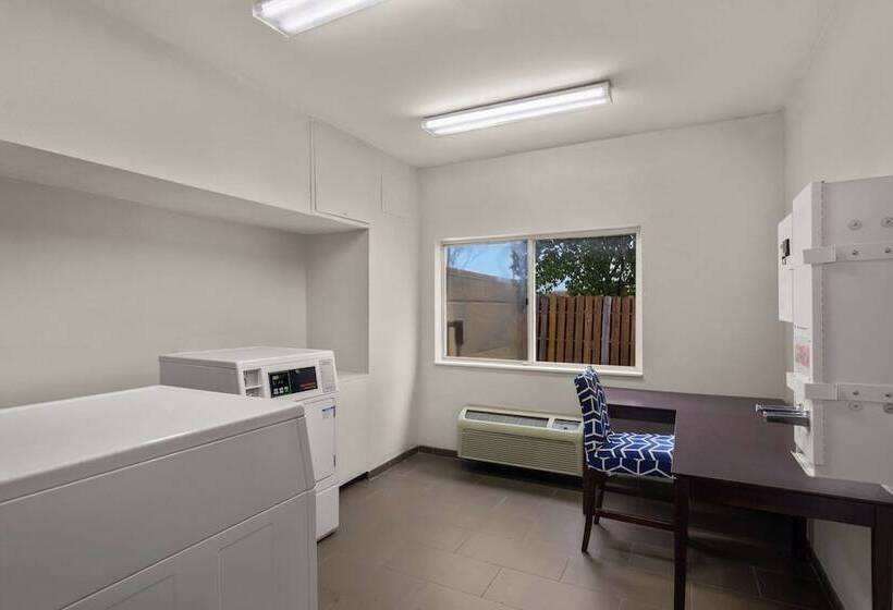 בית מלון כפרי Comfort Inn & Suites