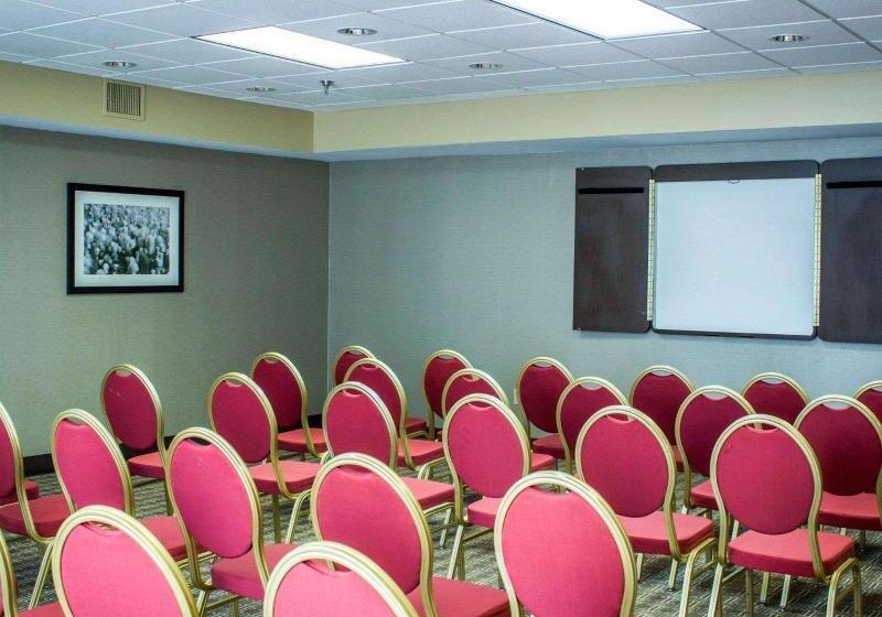 ホテル Comfort Inn & Suites Fuquay Varina