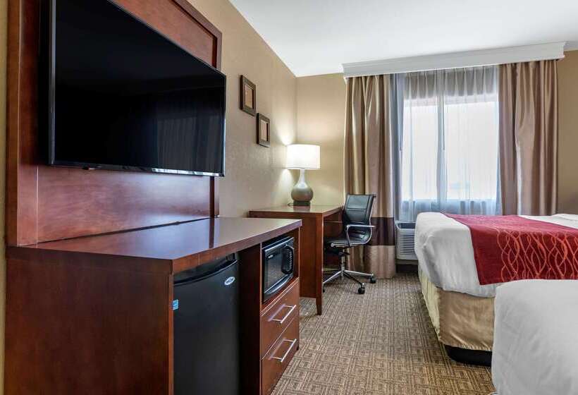 Отель Comfort Inn & Suites Leeds I20
