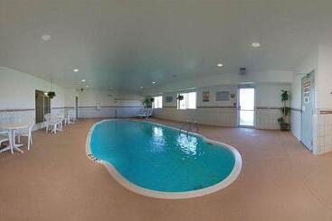 هتل Comfort Inn & Suites North Greenfield