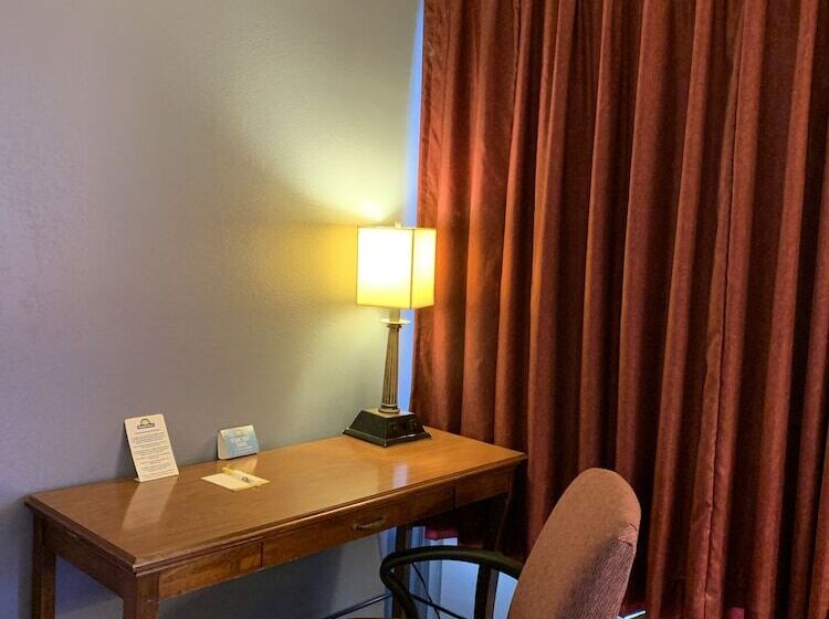 בית מלון כפרי Days Inn By Wyndham Jonesboro Ar