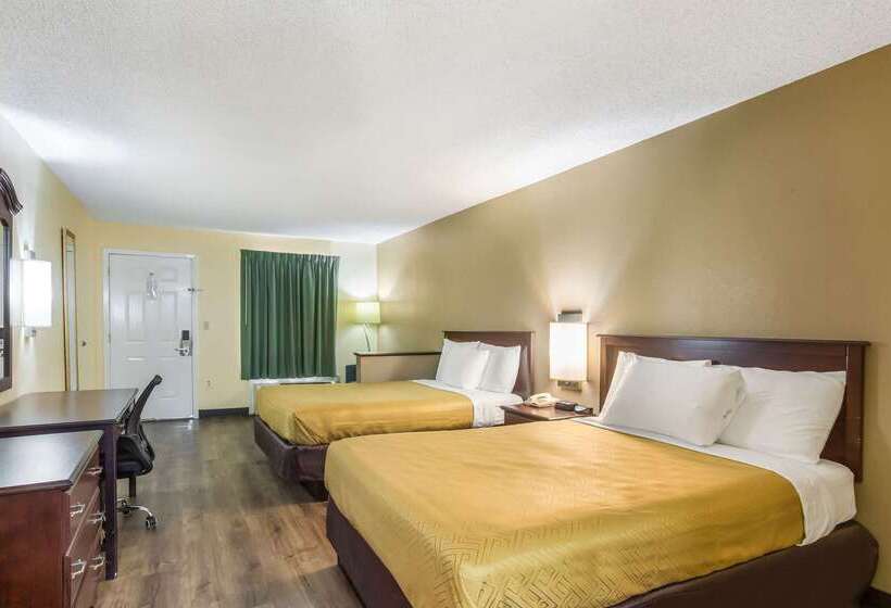 هتل Econo Lodge Clinton