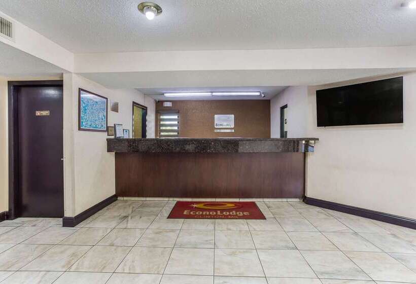 هتل Econo Lodge Clinton