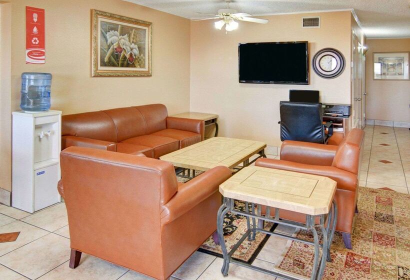 هتل Super 8 By Wyndham Decatur Texas