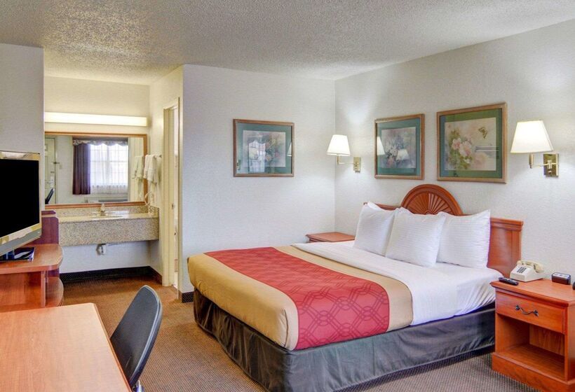 هتل Super 8 By Wyndham Decatur Texas