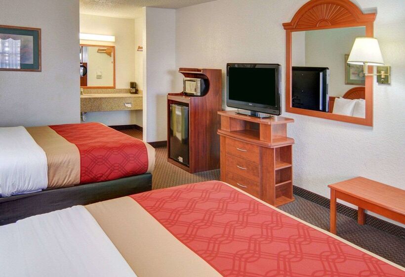 هتل Super 8 By Wyndham Decatur Texas