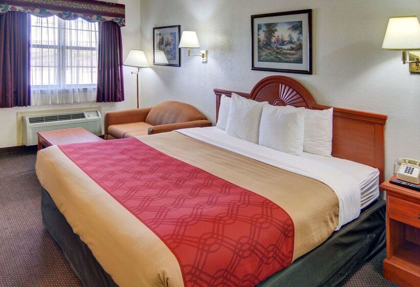هتل Super 8 By Wyndham Decatur Texas
