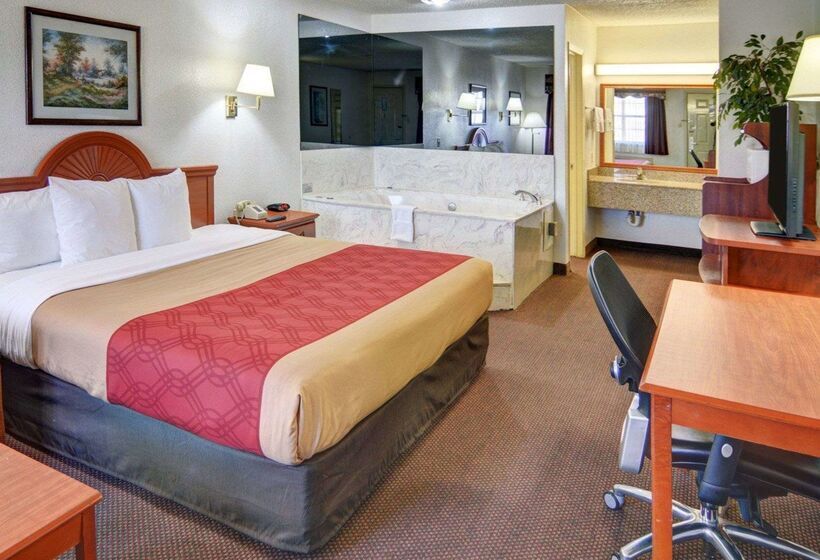 هتل Super 8 By Wyndham Decatur Texas