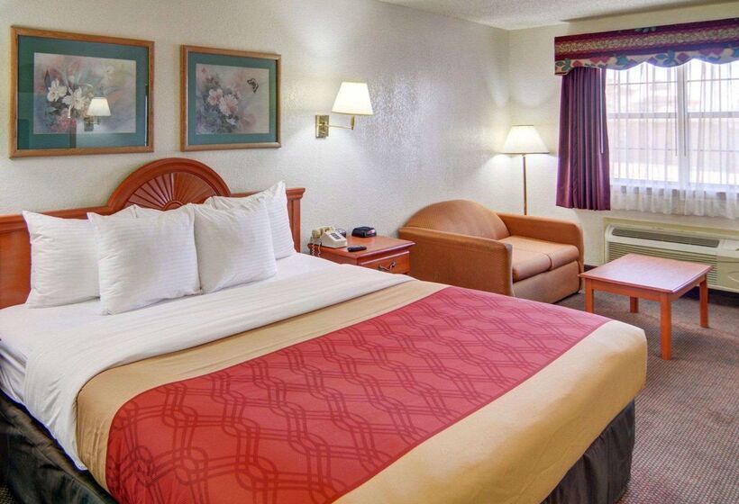 هتل Super 8 By Wyndham Decatur Texas
