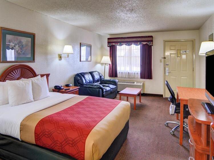 هتل Super 8 By Wyndham Decatur Texas