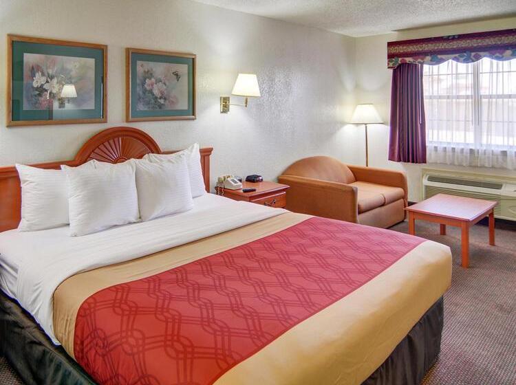 هتل Super 8 By Wyndham Decatur Texas