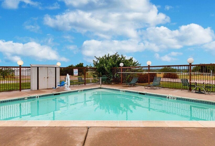 هتل Econo Lodge Hillsboro I 35
