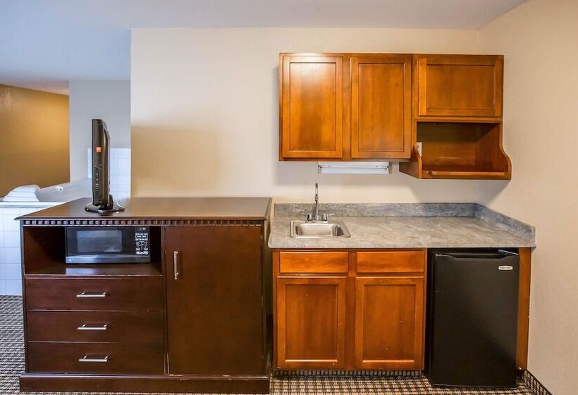 Отель Econo Lodge Inn & Suites Monroe