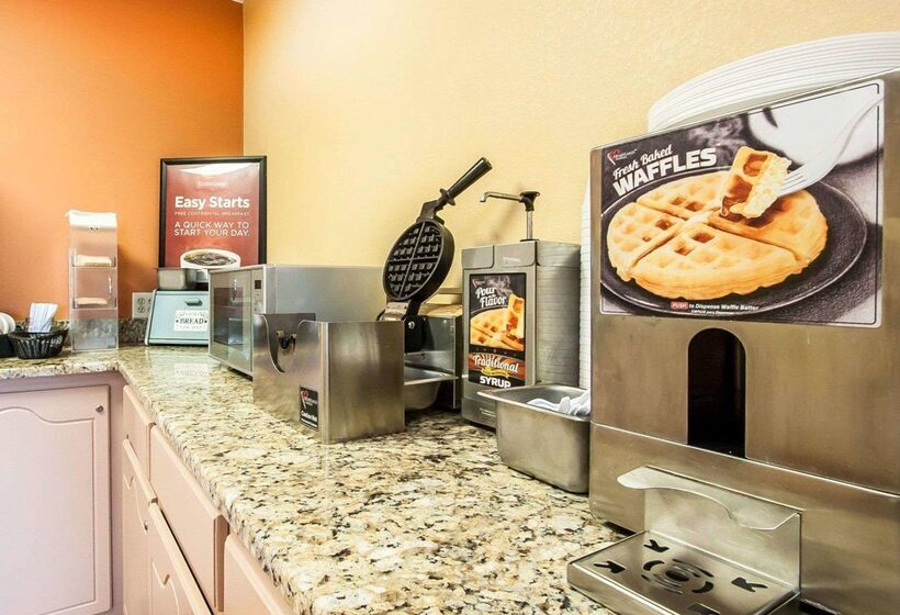 هتل Econo Lodge Inn & Suites I20, Exit 73