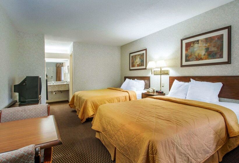 בית מלון כפרי Econo Lodge
