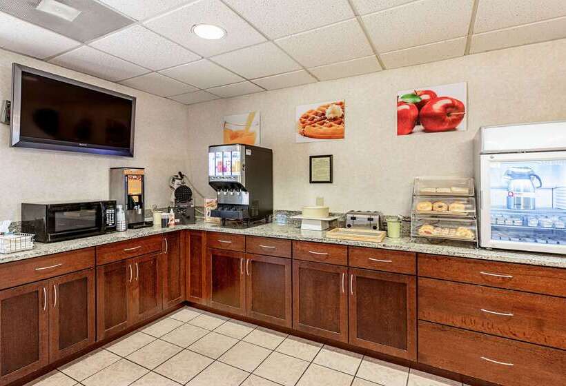 هتل Econo Lodge Vero Beach  Downtown