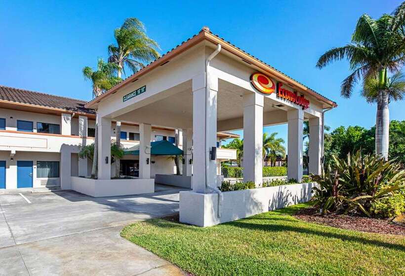 هتل Econo Lodge Vero Beach  Downtown
