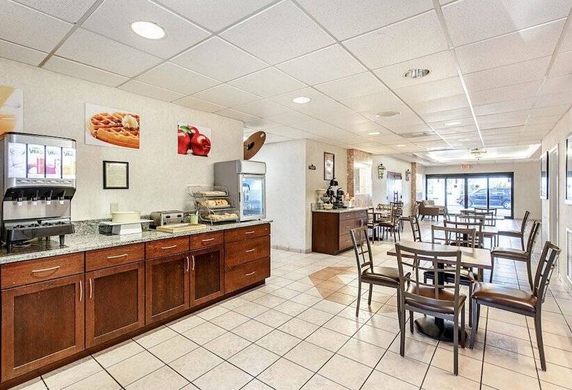 هتل Econo Lodge Vero Beach  Downtown