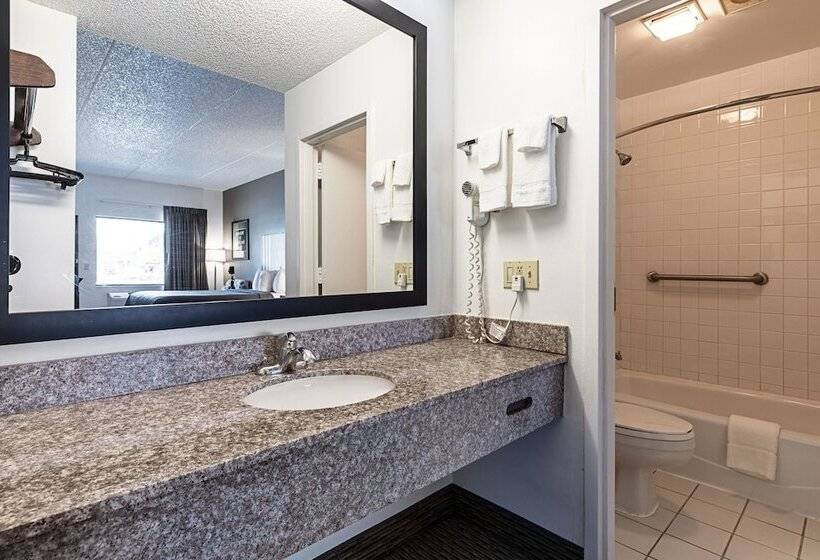 هتل Econo Lodge Vero Beach  Downtown