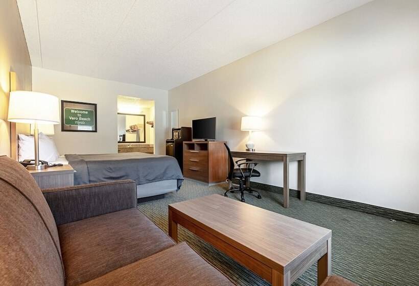 هتل Econo Lodge Vero Beach  Downtown