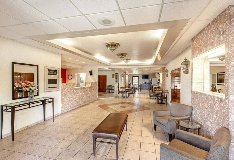 هتل Econo Lodge Vero Beach  Downtown
