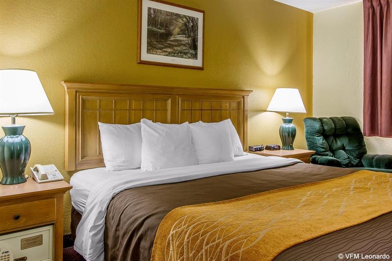 ホテル Everspring Inn & Suites