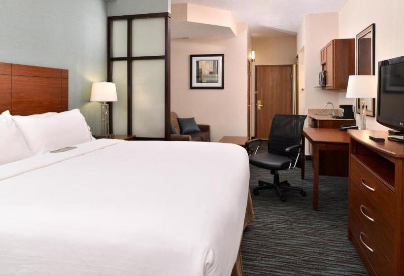 هتل Holiday Inn Express & Suites St Marys