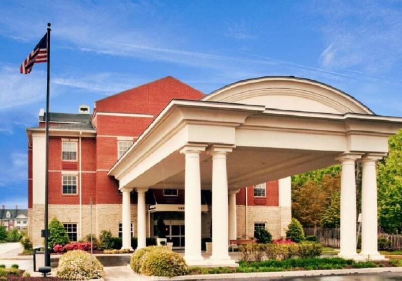 هتل Holiday Inn Express & Suites Williamsburg, An Ihg