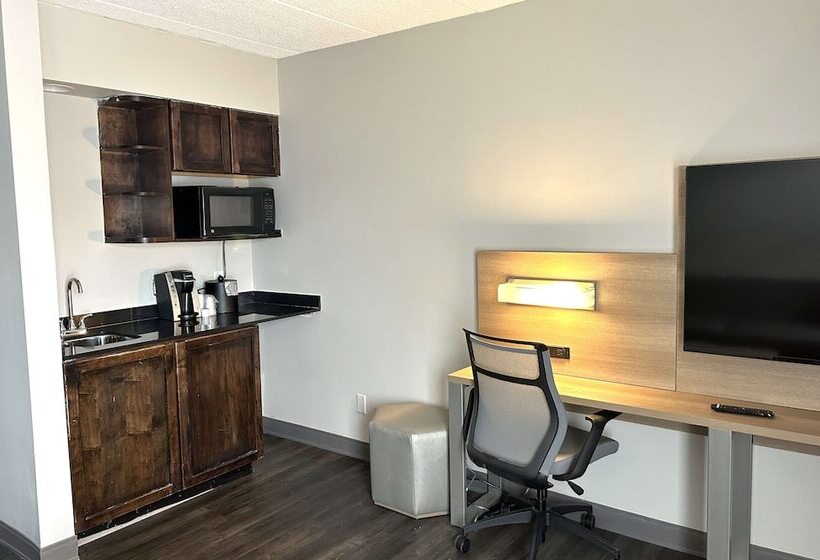 酒店 Best Western Plus Heritage Rail Inn & Suites