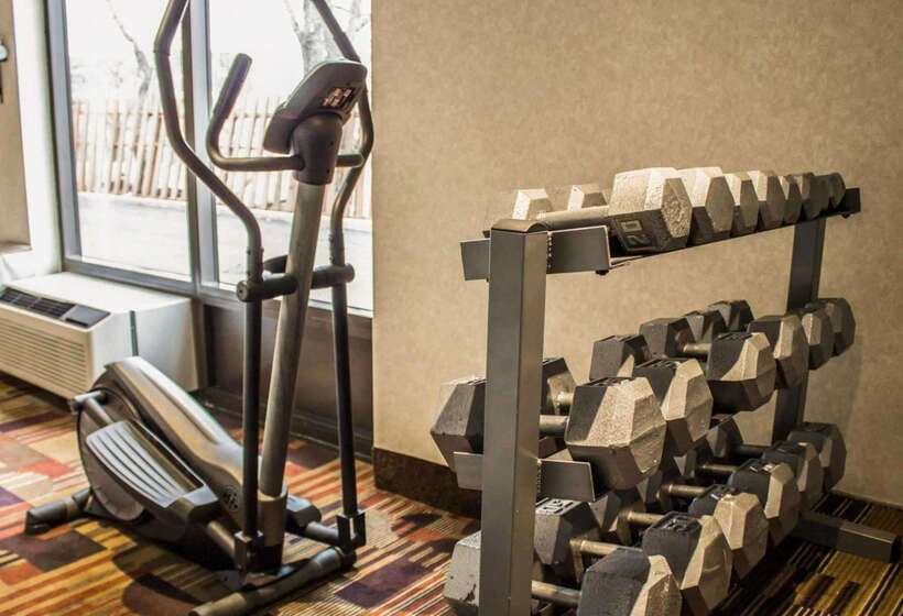 هتل Quality Inn