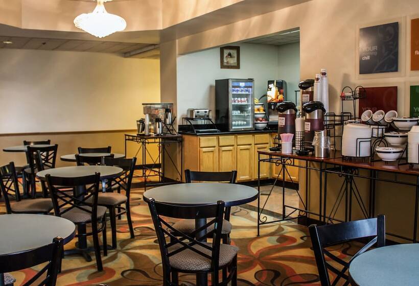 هتل Quality Inn