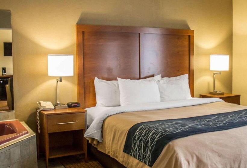 هتل Quality Inn