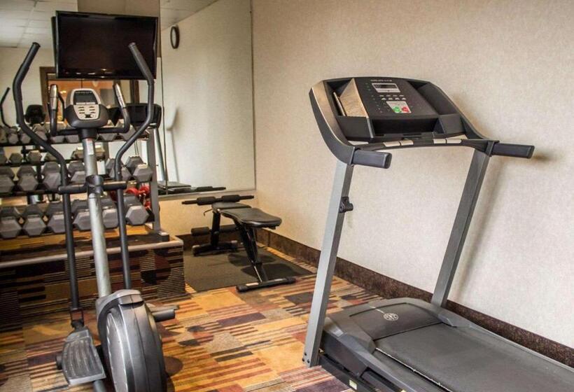 هتل Quality Inn