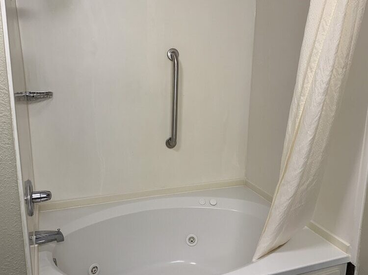 هتل Quality Inn & Suites Canton, Ga