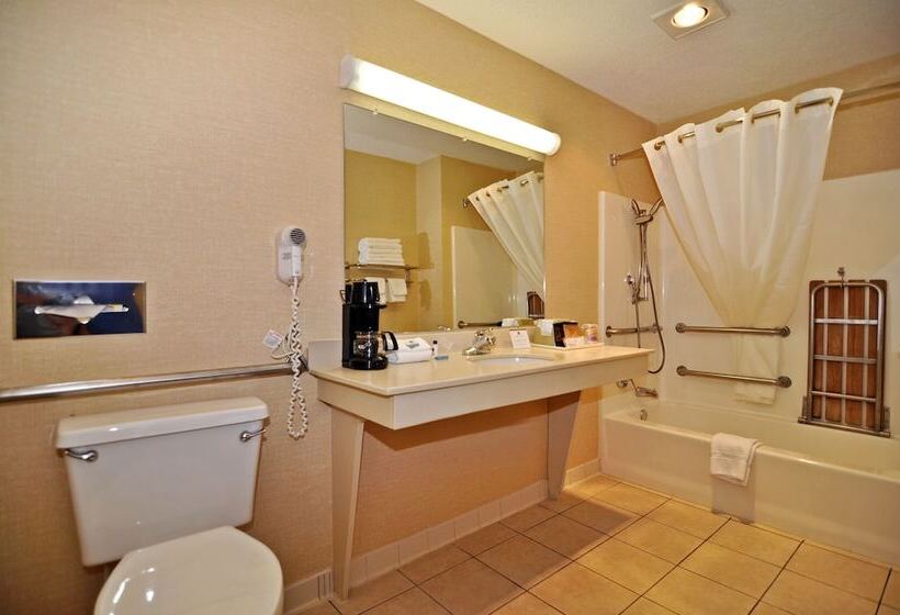 فندق Quality Inn