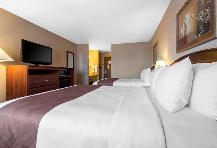 בית מלון כפרי Quality Inn