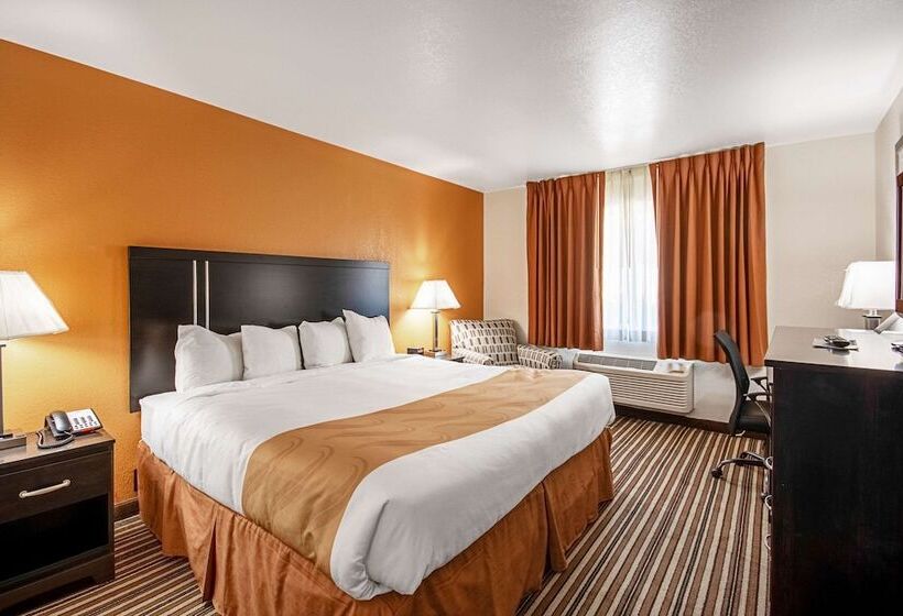هتل Quality Inn