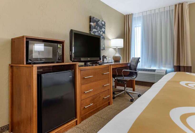 هتل Quality Inn