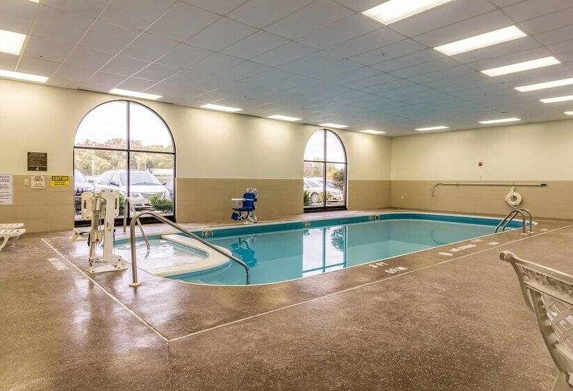 هتل Quality Inn