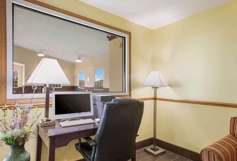 فندق Quality Inn